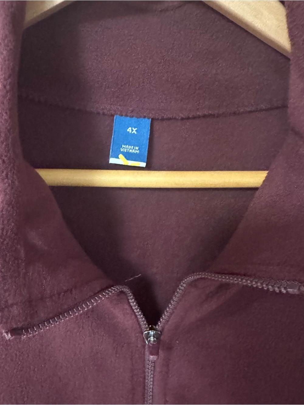 NWT Old Navy Plus Size Burgundy Full-Zip Fleece Jacket - Picture 4 of 6